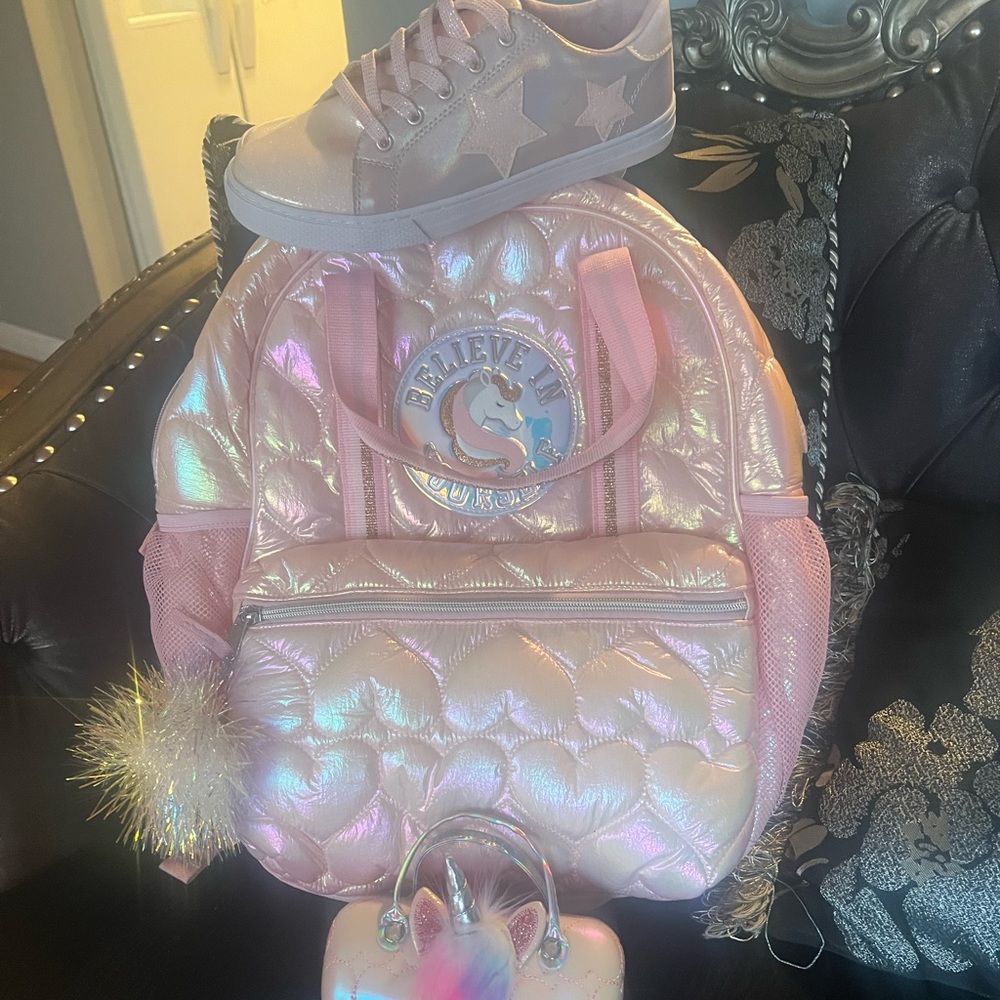 Unicorn back pack with matching shoes and eyeglass case!